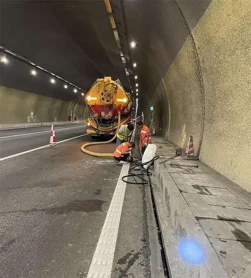 宿城隧道排水渠清淤